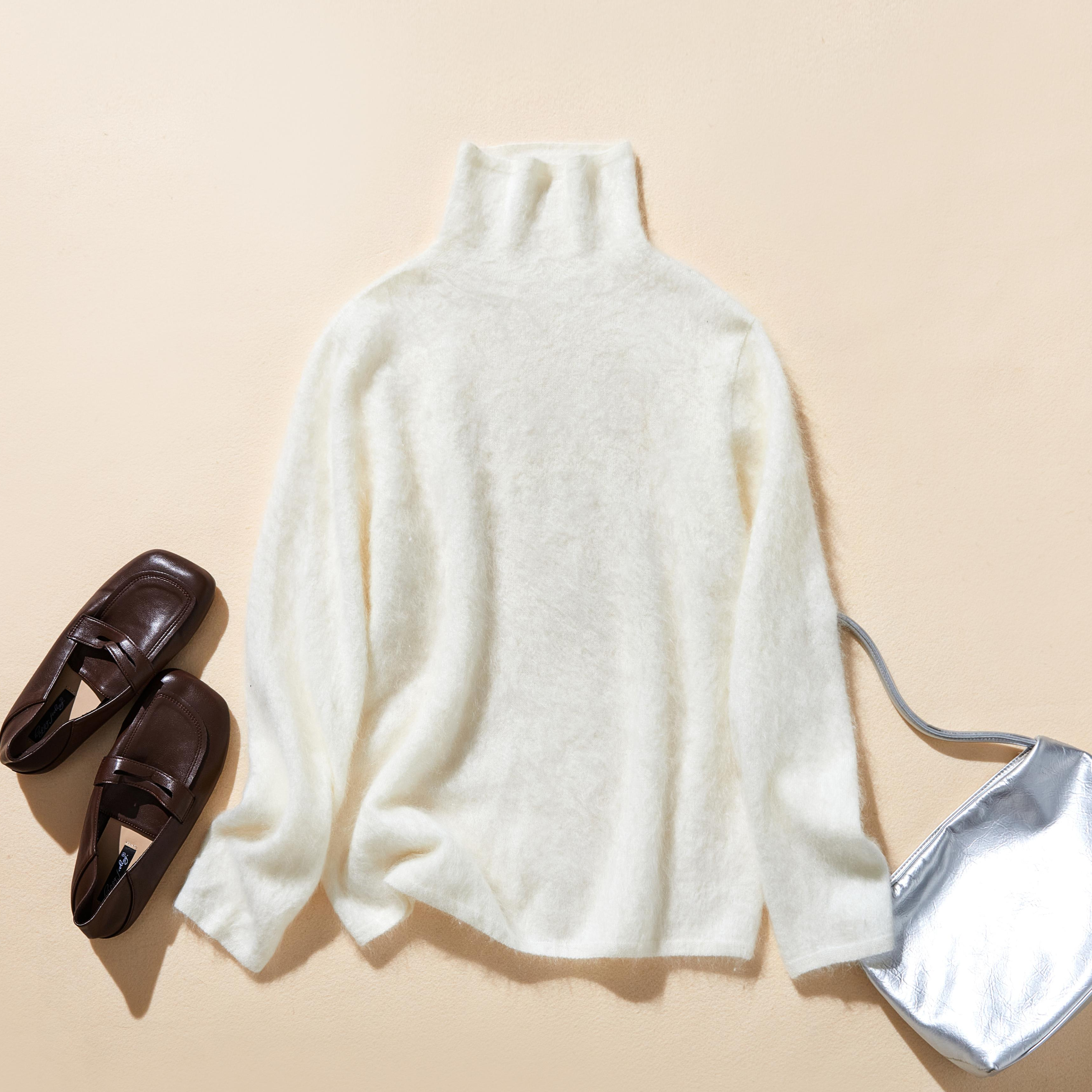 毛足感のある上質な素材で大人のおしゃれさをプラス　カシミヤ100％　セーター　オフホワイト　241209-1