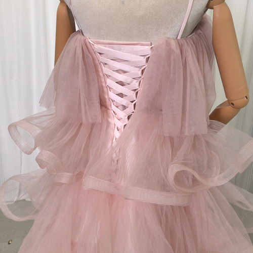 送料無料！カラードレス 薄桃色 ロング 柔らかく重ねたチュール  