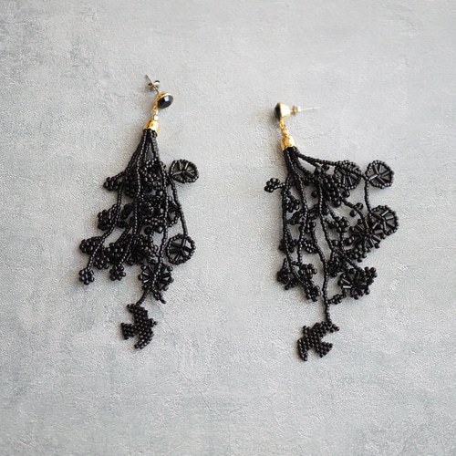 黒のビーズ付きフリンジアクセサリー 黒のビーズ付きフリンジアクセサリー