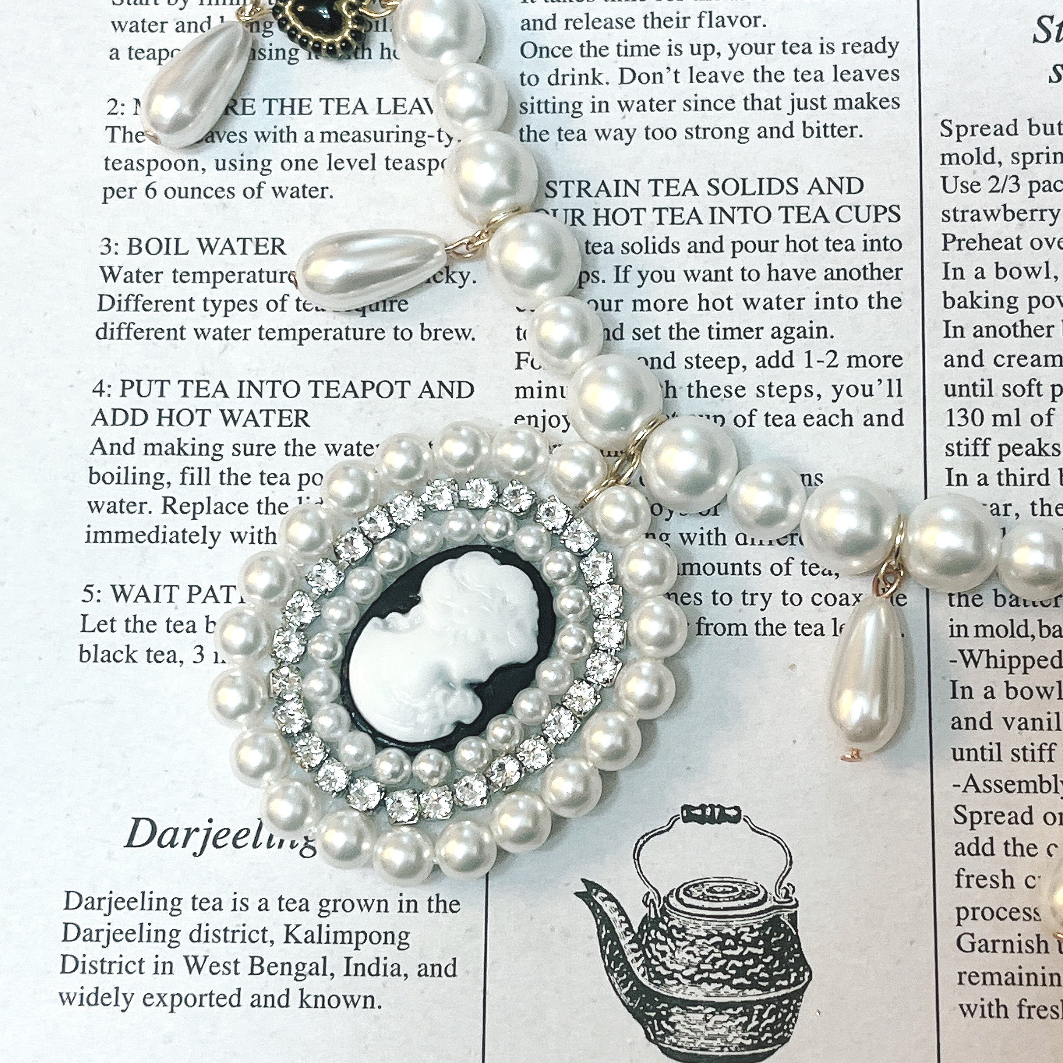 【1月分：受注制作】おすましレディネックレス