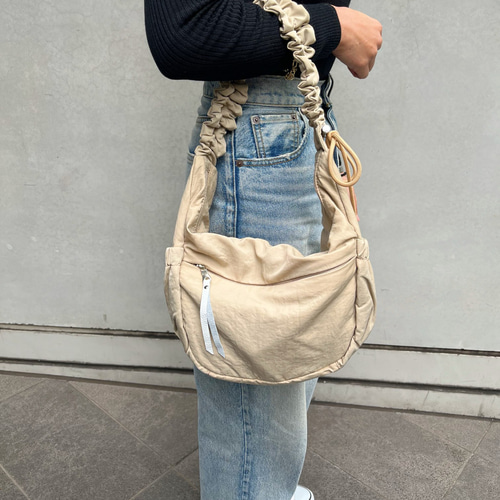 旅行◎【全5色】フリルハンドルがオシャレ！大人可愛い2WAY ショルダー