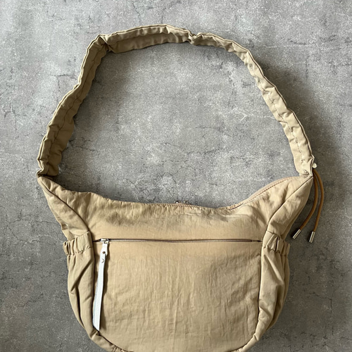 旅行◎【全5色】フリルハンドルがオシャレ！大人可愛い2WAY ショルダー