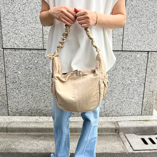 旅行◎【全5色】フリルハンドルがオシャレ！大人可愛い2WAY ショルダー