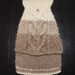 犬服♪(Lサイズ)ハート模様のざっくりとした手編みワンピース(リード通し穴有り) 3枚目の画像