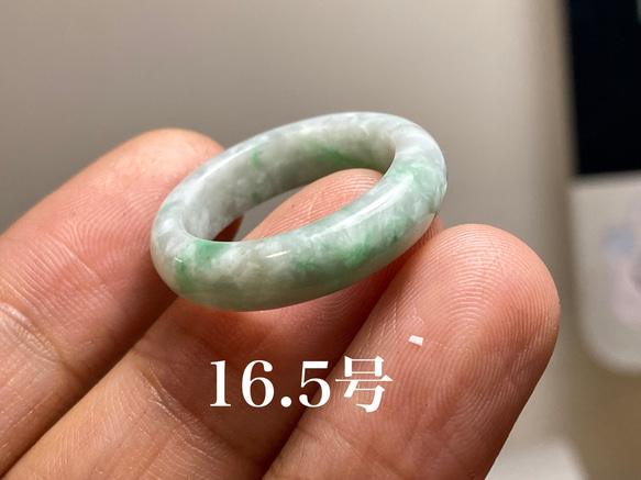 若者に人気のブランド 美品 L10-74 白底陽緑 本翡翠 A貨 ミャンマー産天然 16.5号 指輪・リング