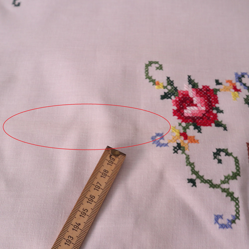 フランスヴィンテージ テーブルクロス　ハンドワーク　刺繍 フランスの手仕事/フォークロアなお花の手刺繍 テーブルクロス