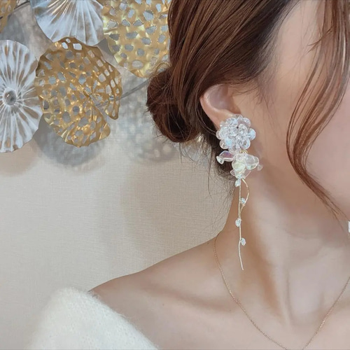 大人気！クリアフラワーのキラキラピアス、イヤリング ウェディング
