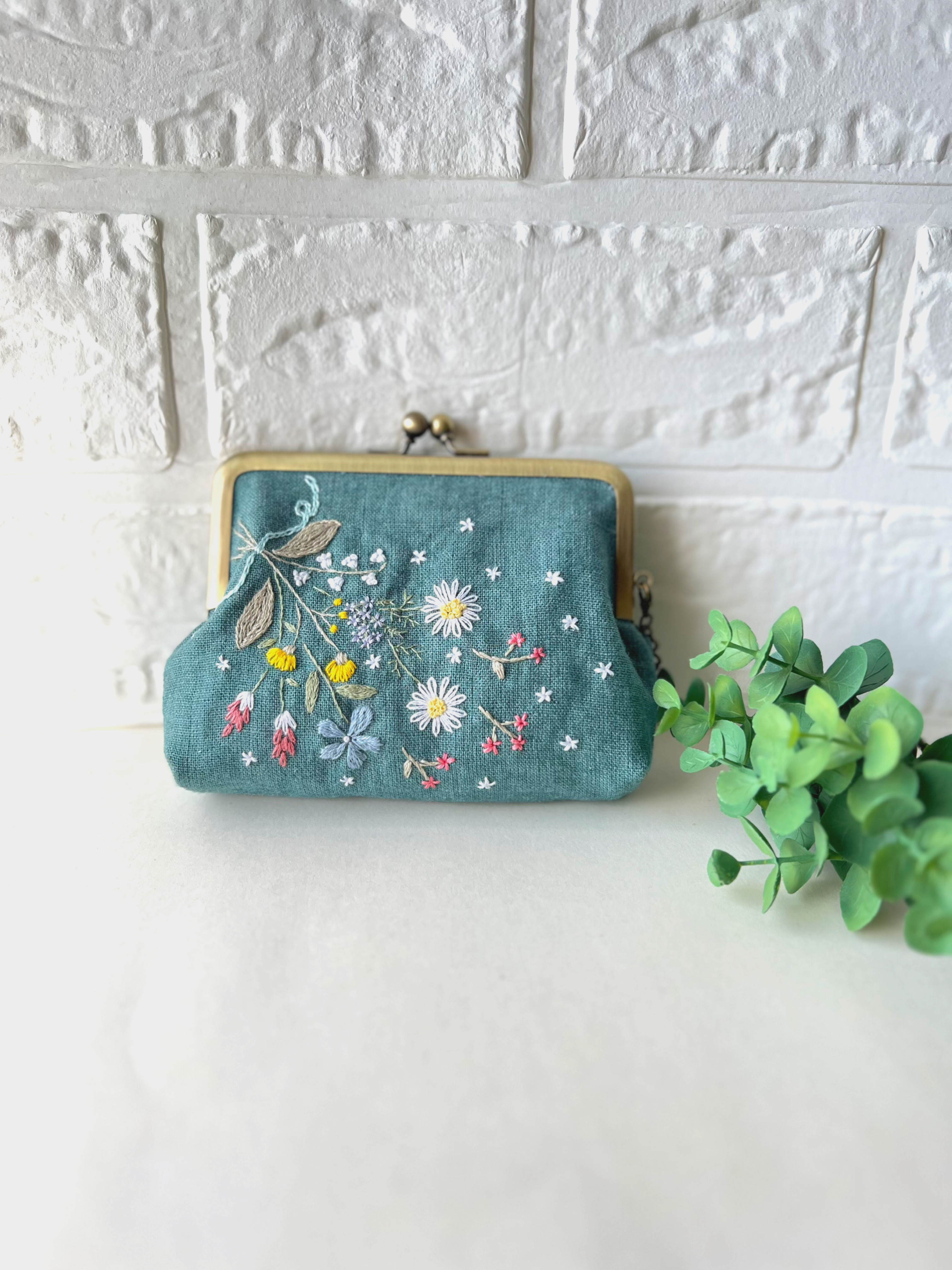【受注制作】リネンのふんわり花束刺繍親子がま口財布