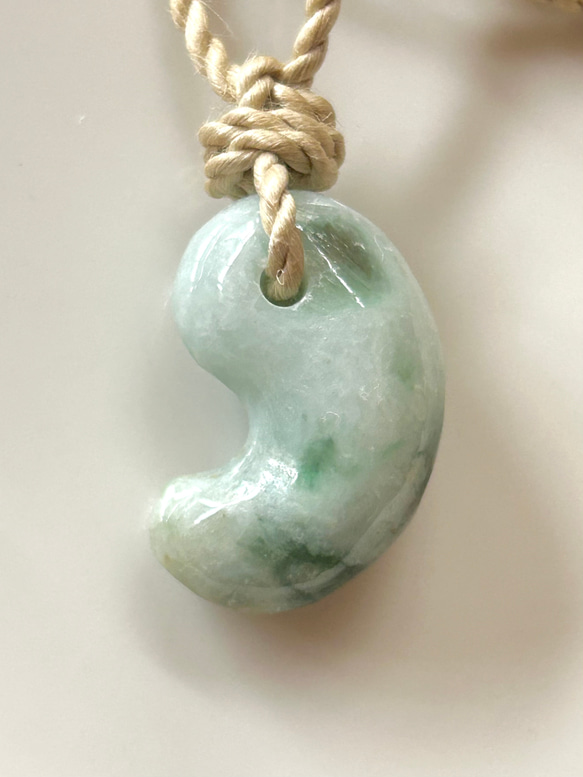 ビルマ　翡翠　ペンダント？　骨董 ビルマ産翡翠仏像ペンダントネックレス：グレードA翡翠、18金