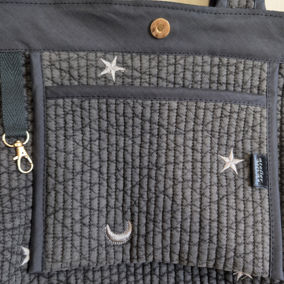 ✱受注制作✱ヌビバッグ Mサイズ /ヌビトートバッグ /ランチトート/ ダークグレー /ムーンスター刺繍 5枚目の画像