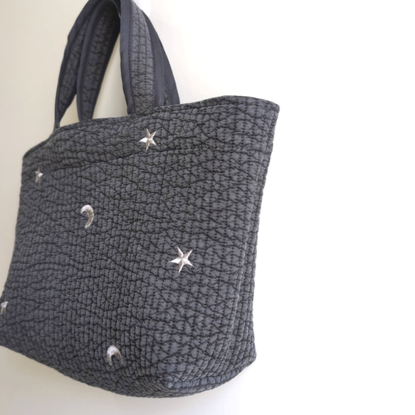 ✱受注制作✱ヌビバッグ Mサイズ /ヌビトートバッグ /ランチトート/ ダークグレー /ムーンスター刺繍 2枚目の画像