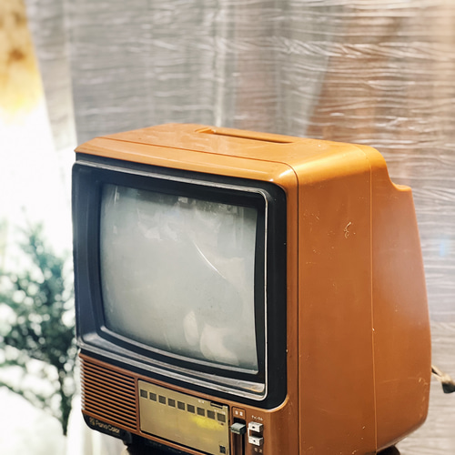 昭和のテレビインテリアにいかが 家具調テレビ』