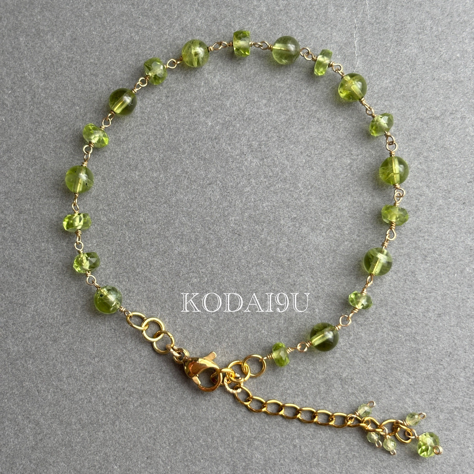 【天然石】小粒ペリドットの華奢ステンレスブレスレット