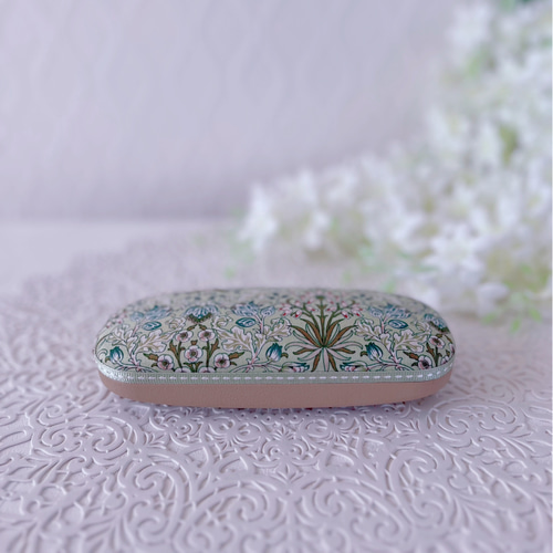 ウィリアムモリス.メガネケース／カルトナージュ 再販】ウィリアムモリス メガネケース メガネケース アトリエ ✽ 小春