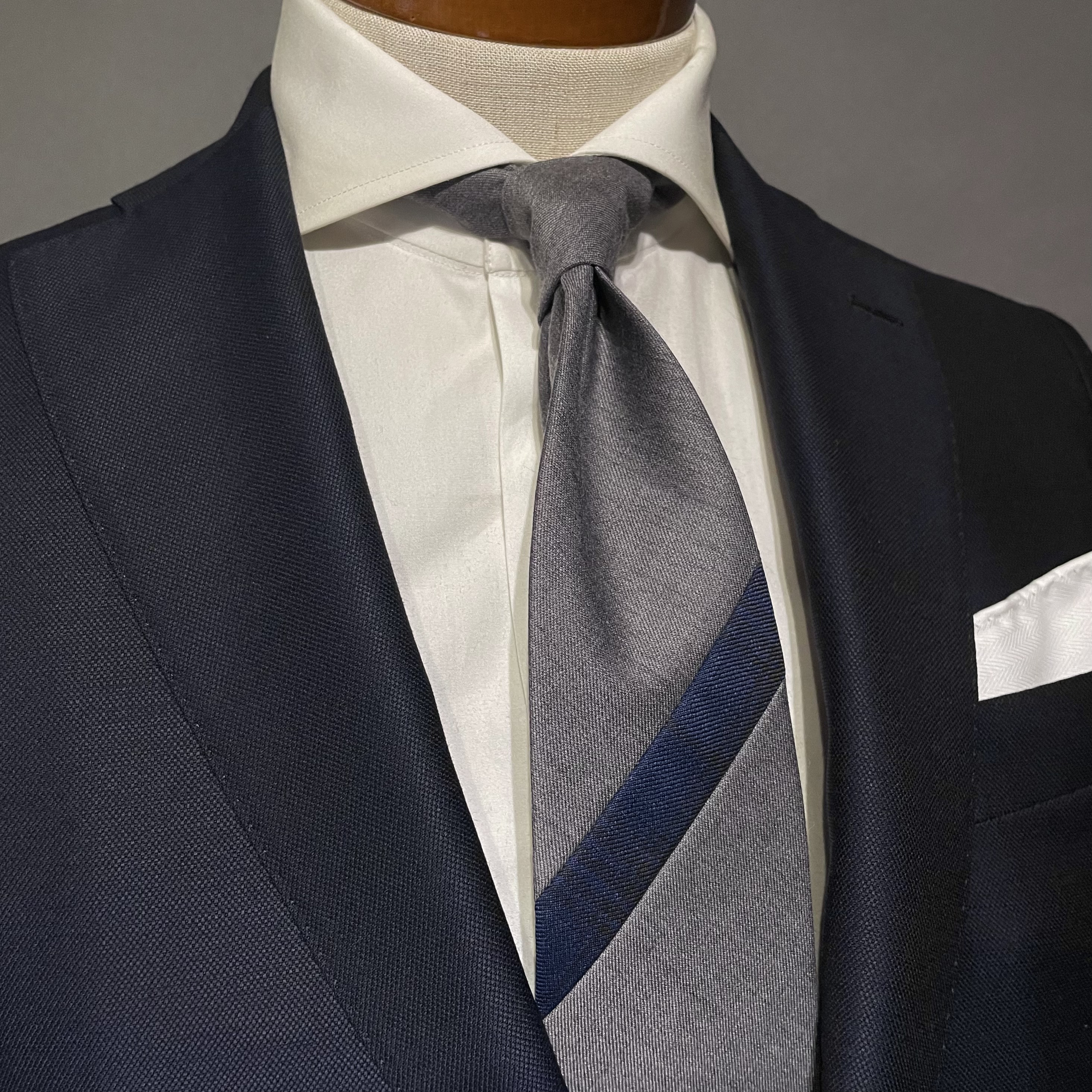 【受注製作】グレー　チェック　バイカラー　ネクタイ　プレゼント　ギフト【別途】名入れ　メッセージ　イニシャル　刺繍