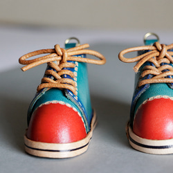 可愛い靴本革バッグチャーム ネコチャーム 革 バッグチャーム キーリング プレゼント 2枚目の画像