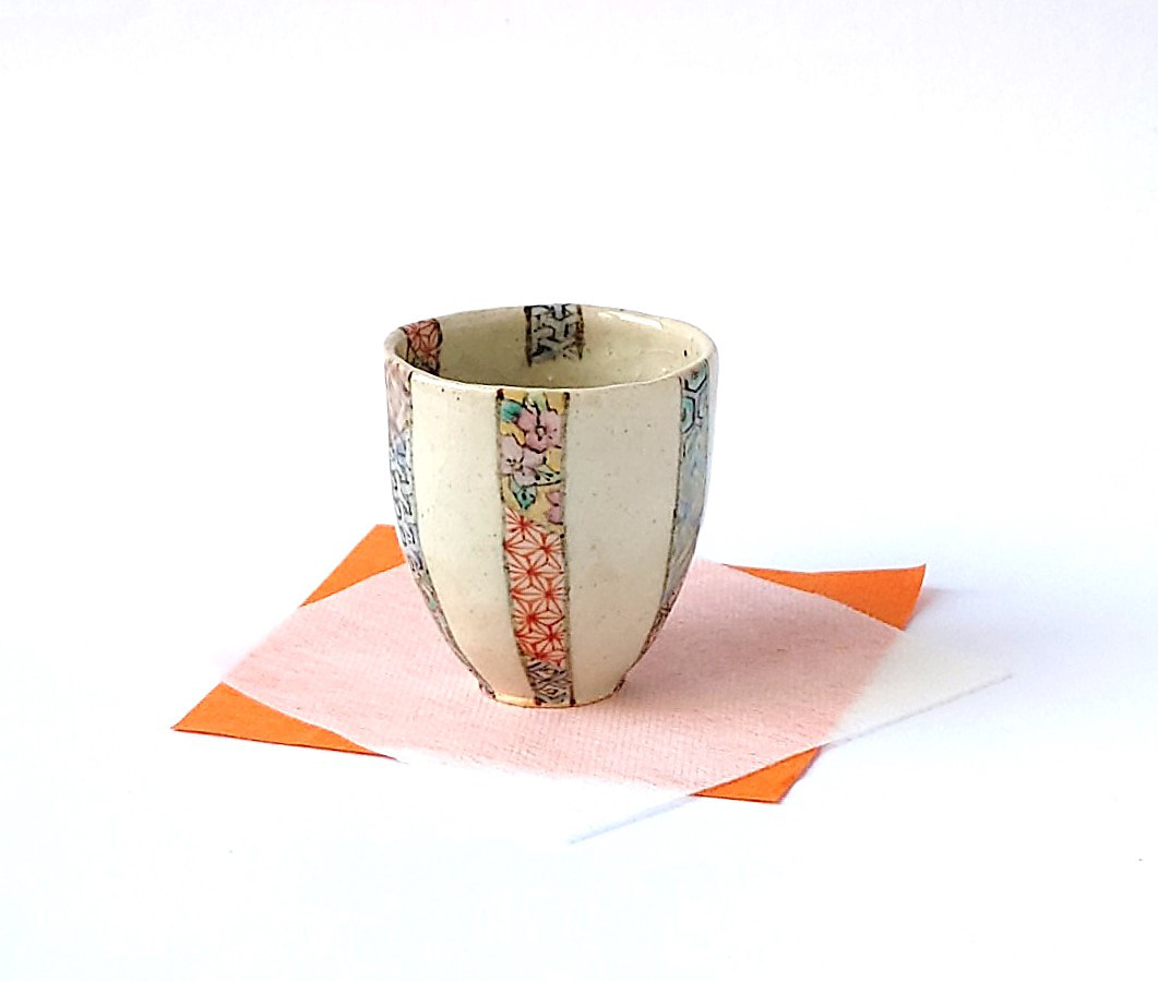 縁起古紋が描かれた粋なぐい吞　　帯古紋とくさ　細ぐい呑　陶器 7,040円