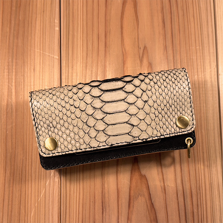 ダイヤモンドパイソン&ヌメ革 - ロングトラッカーウォレット – TWL01-DPBB-01 19,800円