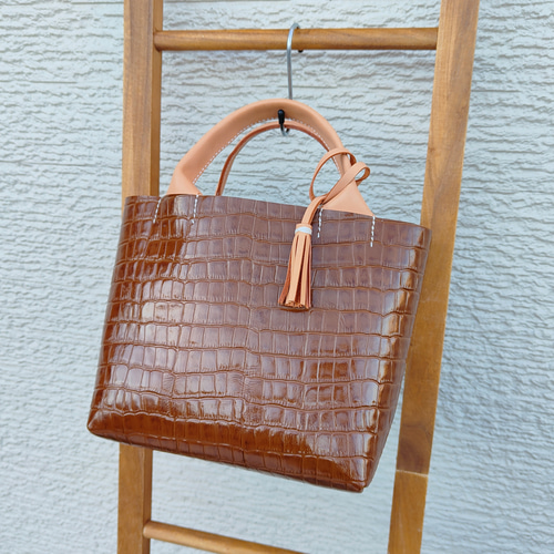 ハンドメイド レザーミニトートバッグ　XSサイズ　オリーブ（持ち手ブラウン） Small Quilting レザー ハンドバッグ