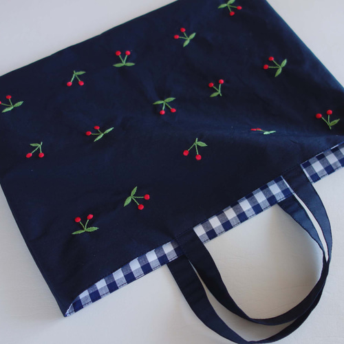 レッスンバッグ さくらんぼ 刺繍 ネイビー ギンガムチェック チェリー