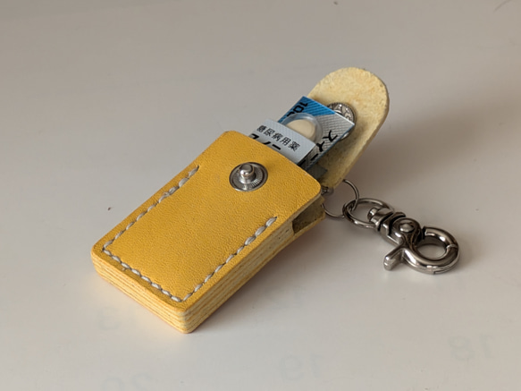 □ 携帯用お薬入れ：黄 □ 約W31xD15xH51（革部分）・95 その他ケース