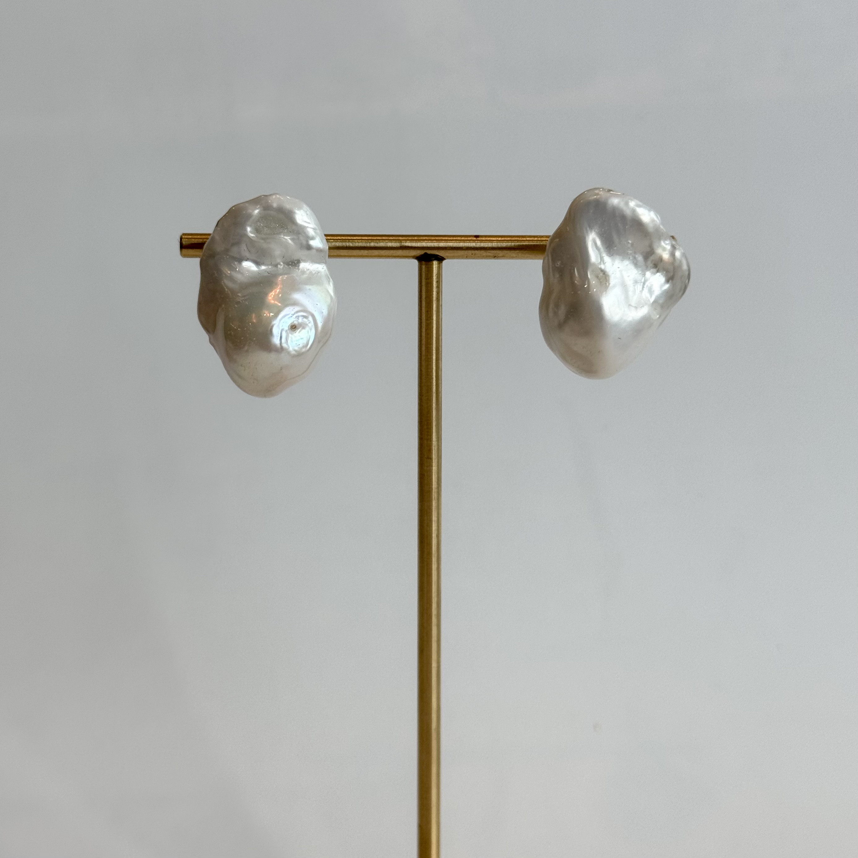 バロックパールピアス/金具変更可〈14kgf  K10  K18〉