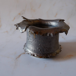 3.5号燻し金彩羽衣鉢780　塊根植物　多肉植物　盆栽　植木鉢　作家鉢　沖縄 1枚目の画像