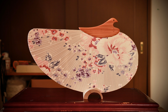 【団扇形　岩上花紋　染付　変皿】工芸品 団扇形 岩上花紋 染付 変皿】工芸品 団扇形岩上花紋染付