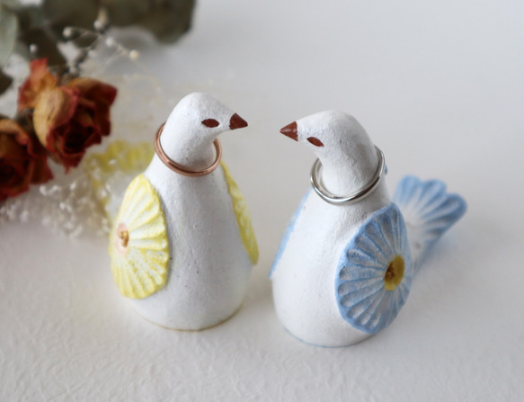 鳥のリングホルダー／置物 アンティーク風仕上げ お花模様 パステル