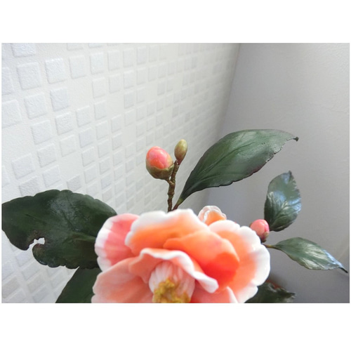 ✿【 粘土置物 】「明け方の空の色？」椿の花枝（東雲色）No.15