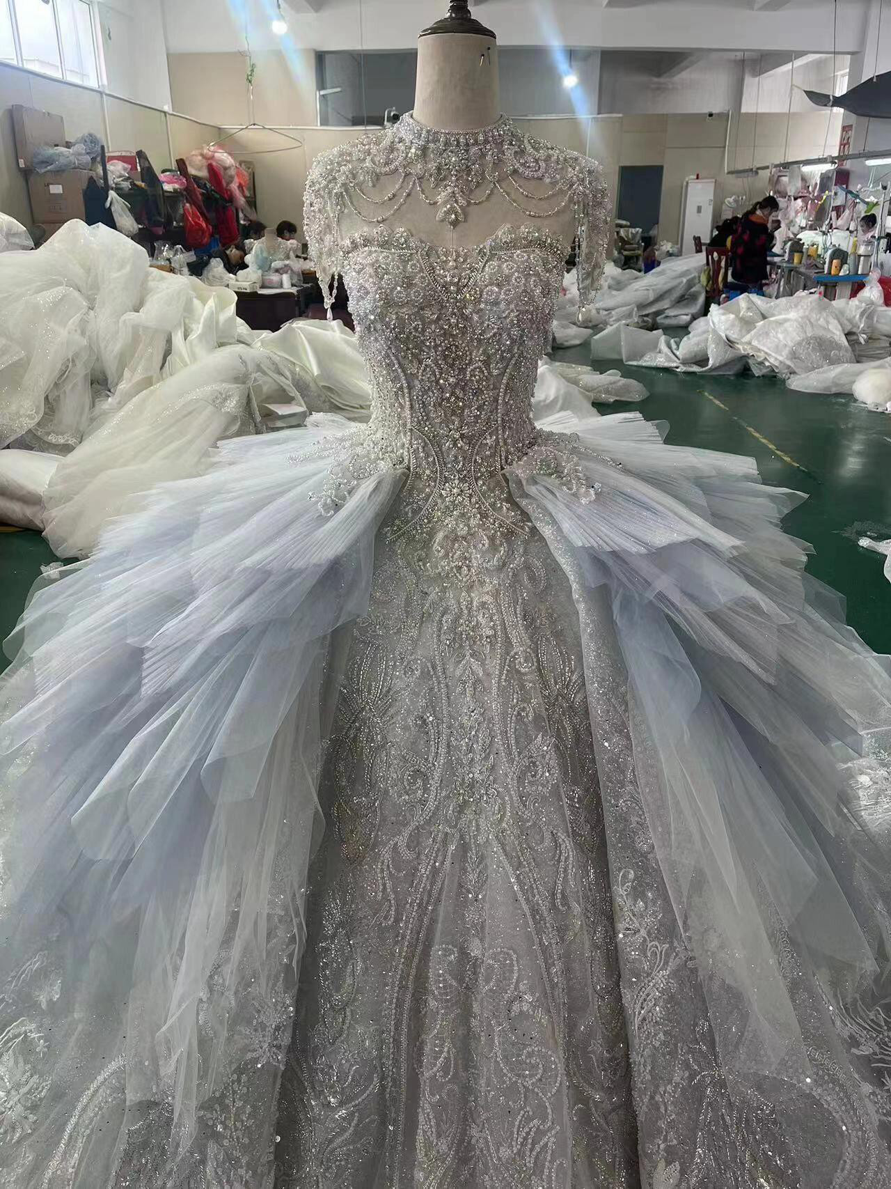 2ways ブルー　ソフトチュール　ボリューム　ロングトレーン　ビーズ　ラッフルスカート　高級感　結婚式二次会前撮り挙式