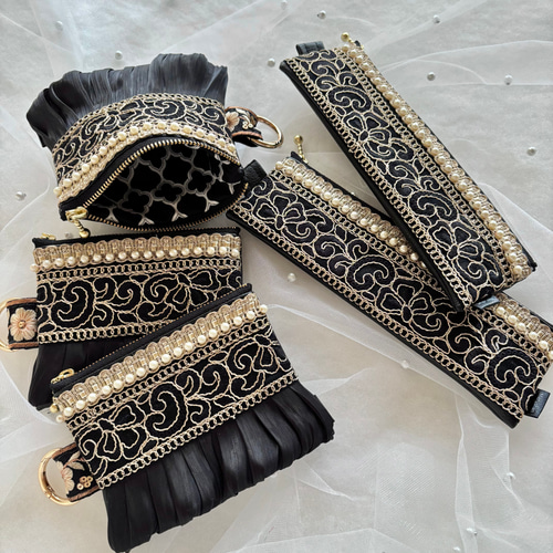 インド刺繍リボンのペンケース ⌘ BLACK ⌘ 合成皮革製 パール