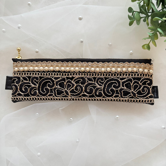 クォーツ　no.384 no.383 牛革ペンケース　インド刺繍リボン 牛革ペンケース　インド刺繍リボン クォーツ　no.384 no.383
