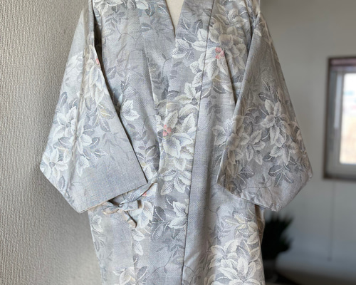 着物リメイク　しつけ付き　本場大島紬　花文　さが美扱い　正絹から作務衣 着物リメイク しつけ付き 本場大島紬 花文 さが美扱い 正絹から