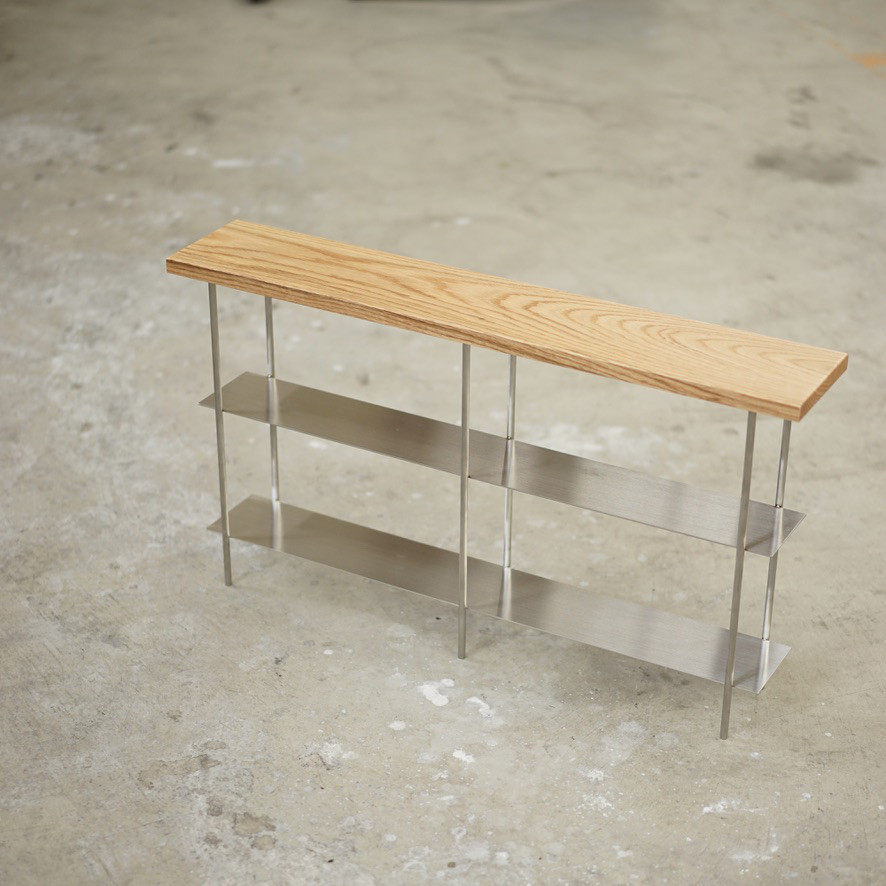 スタイリッシュなラック　（レッドオーク、ステンレス）