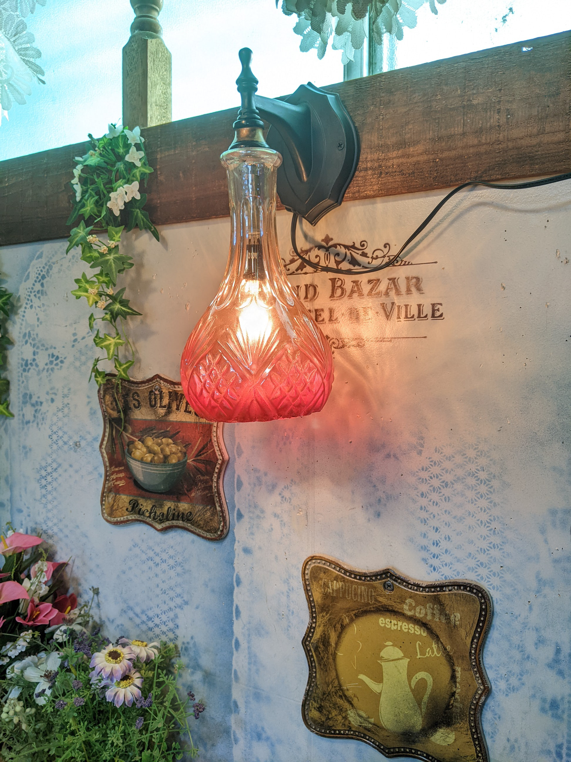 コンセント式 ペンダントランプ  壁掛け式 ウォールランプ ガラスシェイド  #カットガラス #店舗什器  #異国情緒