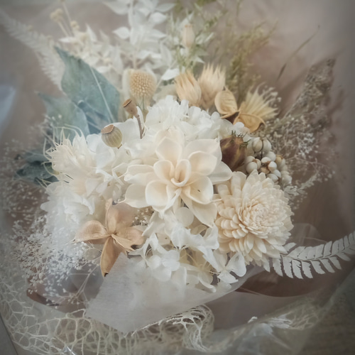 プリザーブドフラワーとドライフラワーの花束 ブーケ スワッグ