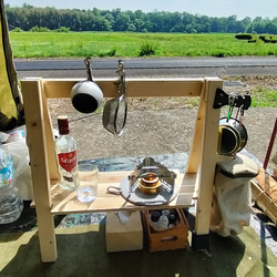 キャンプや車中泊などアウトドアで活躍！　天然木の折り畳み式カウンターテーブル　サイズS　 5枚目の画像