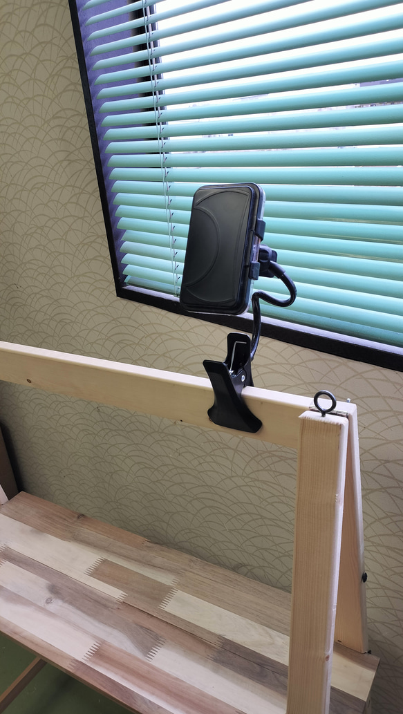 キャンプや車中泊などアウトドアで活躍！　天然木の折り畳み式カウンターテーブル　サイズS　 10枚目の画像