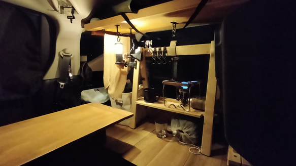 キャンプや車中泊などアウトドアで活躍！　天然木の折り畳み式カウンターテーブル　サイズS　 8枚目の画像