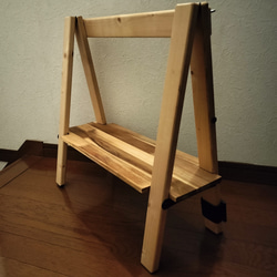 キャンプや車中泊などアウトドアで活躍！　天然木の折り畳み式カウンターテーブル　サイズS　 3枚目の画像