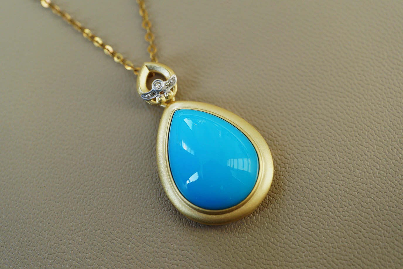 「眠り姫」K18ゴールド　成功・繁栄・健やかな体・旅の安全　12月の誕生石　アリゾナトルコ石　ターコイズ　ペンダントのみ