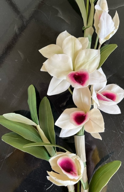 手染め布花　　洋ラン・デンドロビウム1鉢　　 　玄関・和洋の空間・お部屋のインテリアなどに・・・