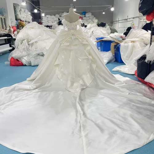 【サイズオーダー可】Vネック立体フラワーウエディングドレス 楽天市場】立体的に進化した「3Dフラワー」Aラインドレス