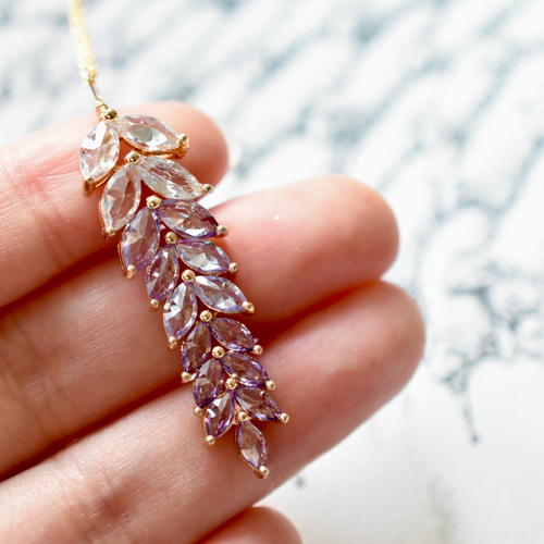 藤の花のネックレス ネックレス・ペンダント Yadokari beads