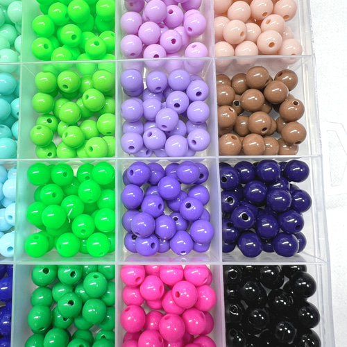 24色各20～25個 8mm】ケース入りカラフルビーズセット ラウンド 貫通