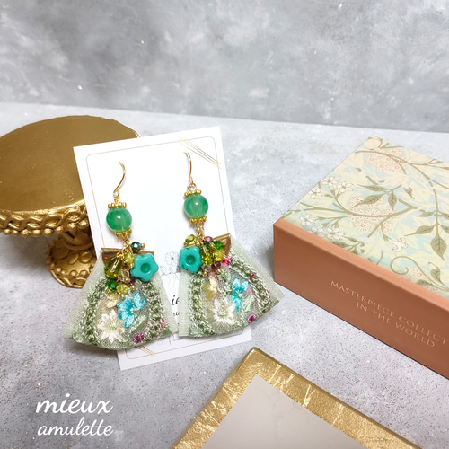 グリーン 緑 花 フラワー リボン ピアス イヤリング 1点物アクセサリー