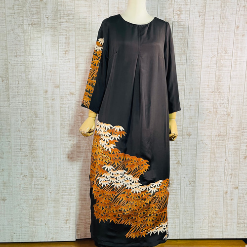 r*i様 着物　留袖　リメイク　ロングワンピース　ポンチョ風　ストール　セット と*き様 着物 黒留袖 リメイク ロングワンピース ポンチョ風ストール