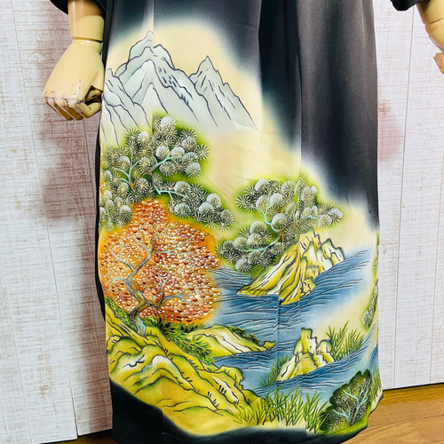 LL 着物リメイク 正絹 灰黒刺繍附下げ シンプルゆったりワンピース 着物リメイク＊手描き山岳渓谷模様刺繍正絹黒留袖ワンピースL
