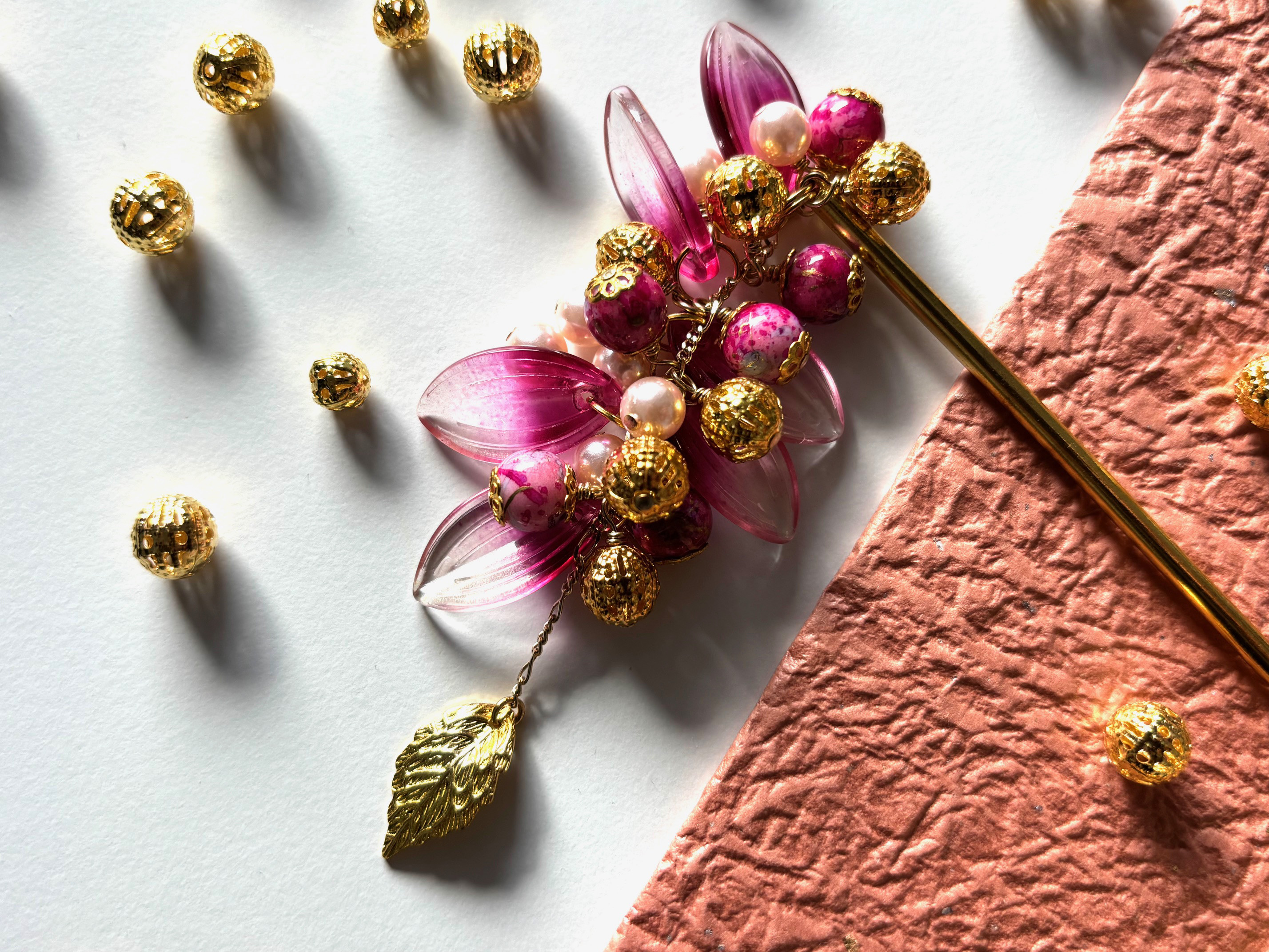 かんざし　ピンクとクリアカラーのグラデーション花びらガラスビーズ　一本挿し　一本簪　桜　さくら　サクラ　春